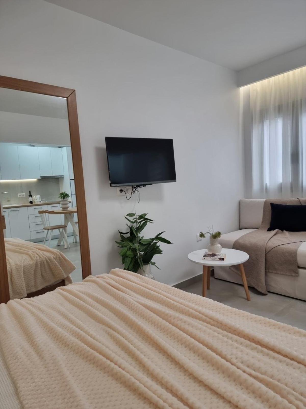 Hotel Andreas - Agistri Skála エクステリア 写真